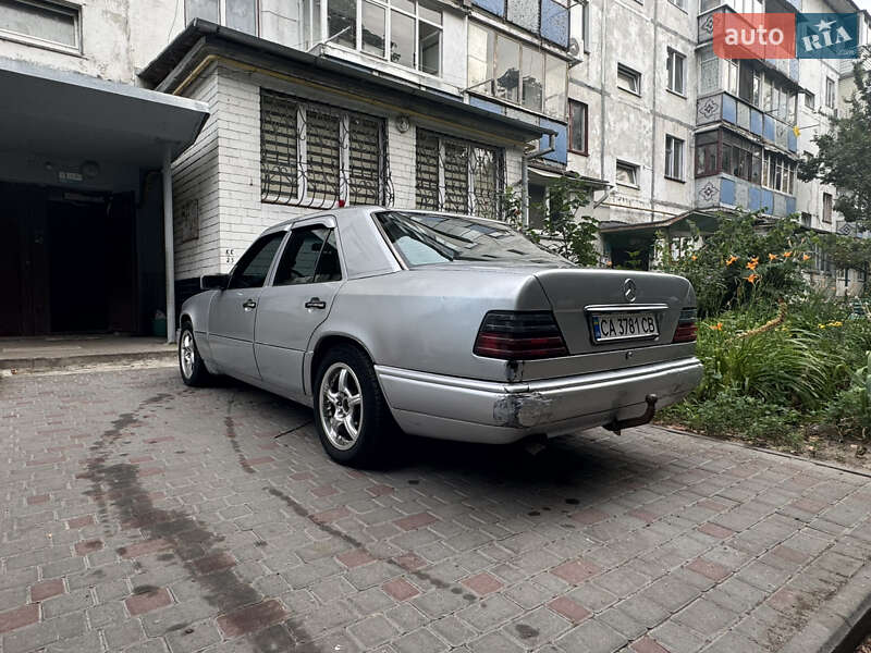 Седан Mercedes-Benz E-Class 1991 в Черкассах