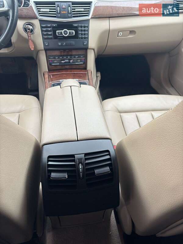 Седан Mercedes-Benz E-Class 2012 в Киеве фото 24 Седан Mercedes-Benz E-Class 2012 в Киеве