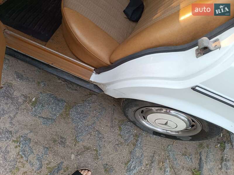 Седан Mercedes-Benz E-Class 1981 в Славуті