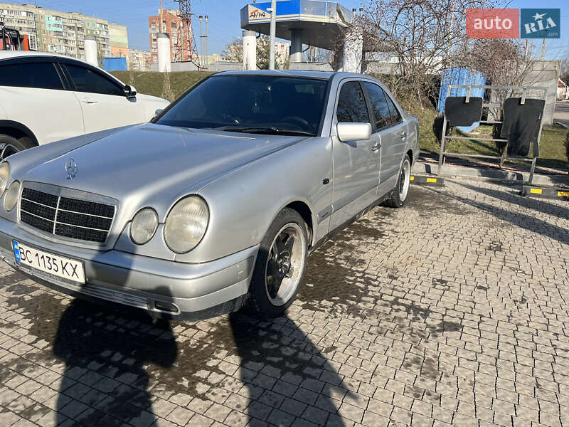 Седан Mercedes-Benz E-Class 1996 в Полтаве