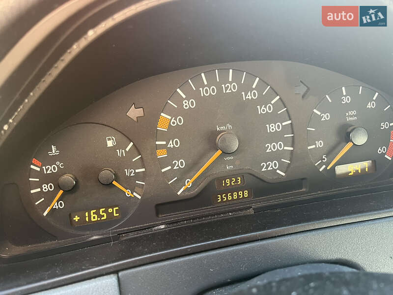 Седан Mercedes-Benz E-Class 1996 в Полтаве