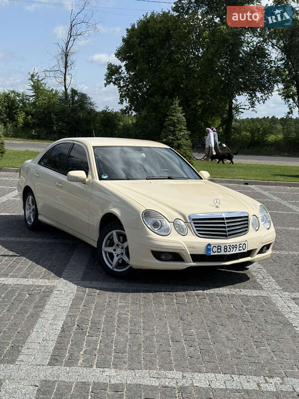 Седан Mercedes-Benz E-Class 2008 в 