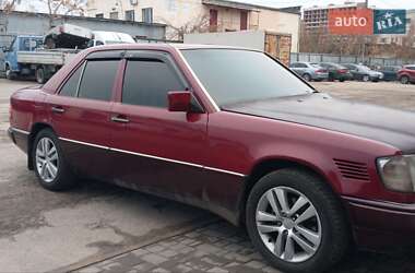 Седан Mercedes-Benz E-Class 1989 в 