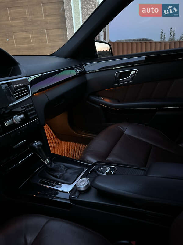 Седан Mercedes-Benz E-Class 2011 в Сокирянах
