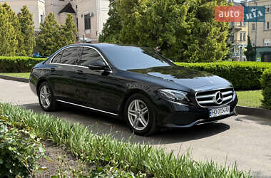 Седан Mercedes-Benz E-Class 2017 в  фото 12 Седан Mercedes-Benz E-Class 2017 в