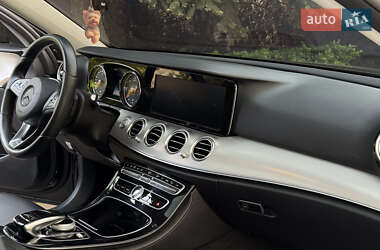 Седан Mercedes-Benz E-Class 2017 в  фото 39 Седан Mercedes-Benz E-Class 2017 в
