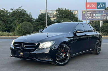 Седан Mercedes-Benz E-Class 2017 в 