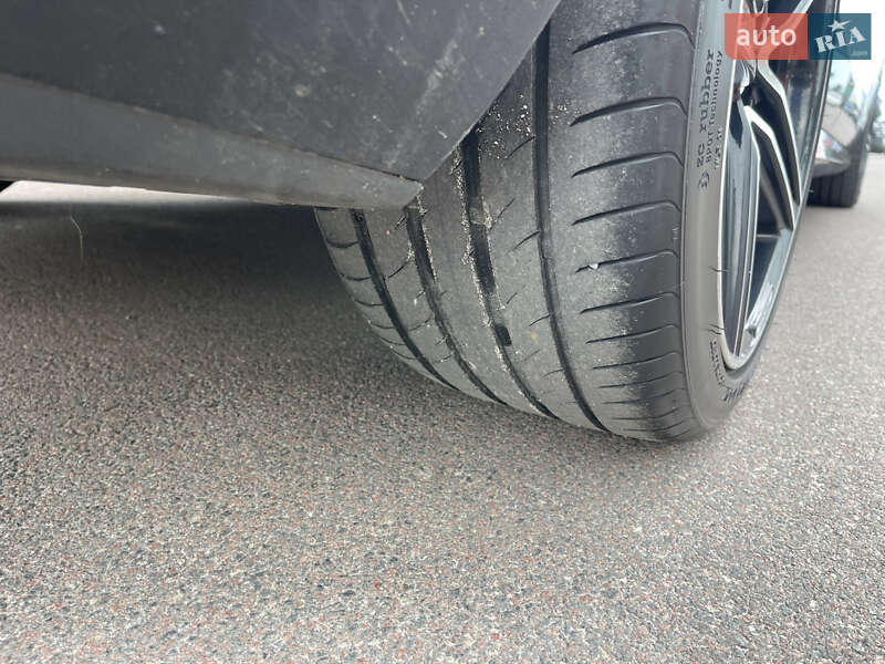 Седан Mercedes-Benz E-Class 2016 в Києві