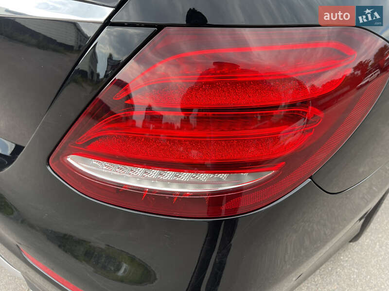Седан Mercedes-Benz E-Class 2016 в Києві