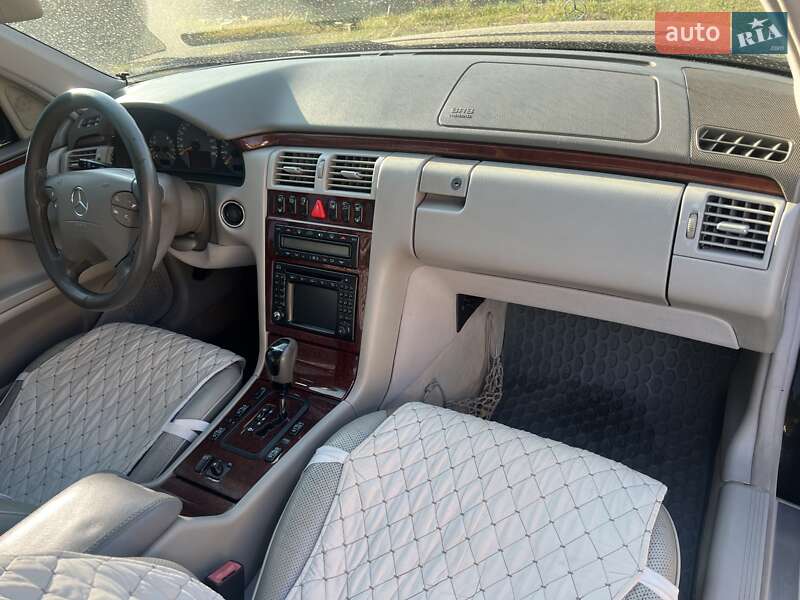 Седан Mercedes-Benz E-Class 2001 в 