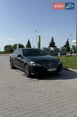 Седан Mercedes-Benz E-Class 2015 в Львові