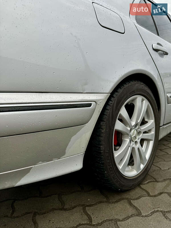 Седан Mercedes-Benz E-Class 2000 в Городке
