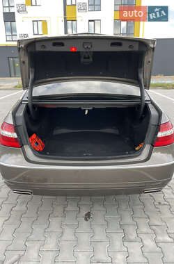 Седан Mercedes-Benz E-Class 2012 в 