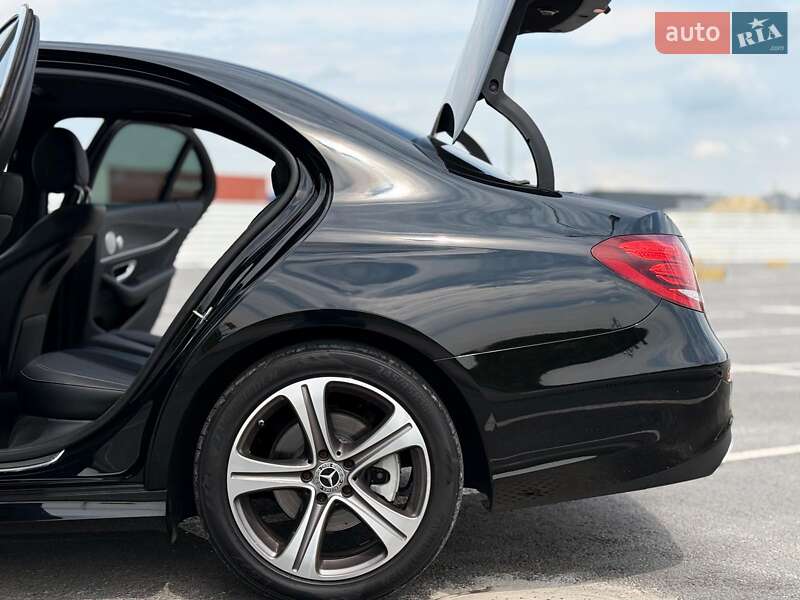 Седан Mercedes-Benz E-Class 2019 в Львове