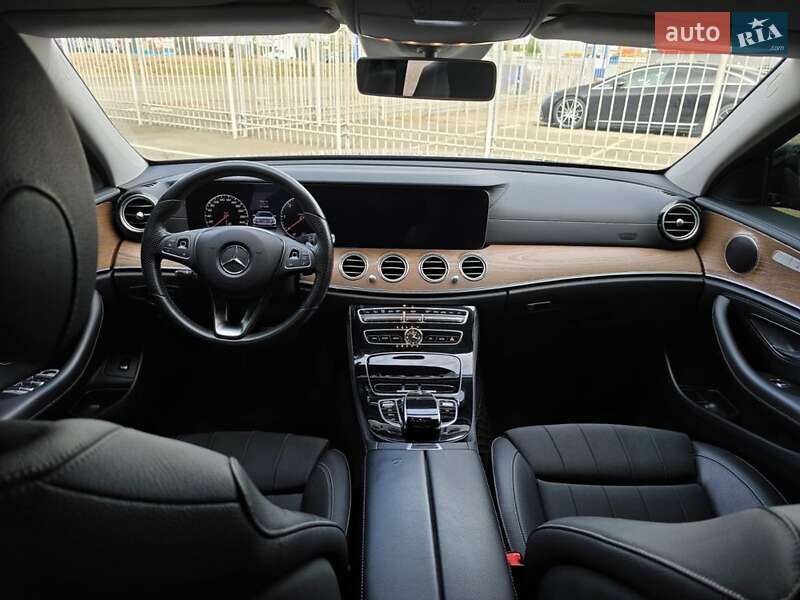 Седан Mercedes-Benz E-Class 2017 в Киеве