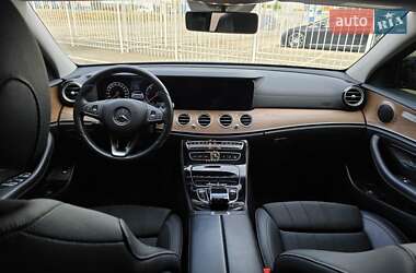 Седан Mercedes-Benz E-Class 2017 в 