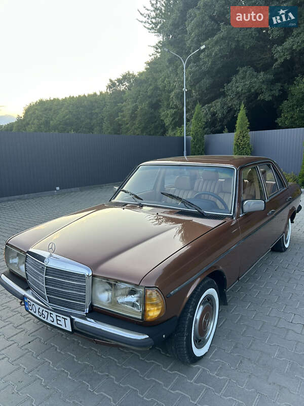 Седан Mercedes-Benz E-Class 1980 в Тернополе