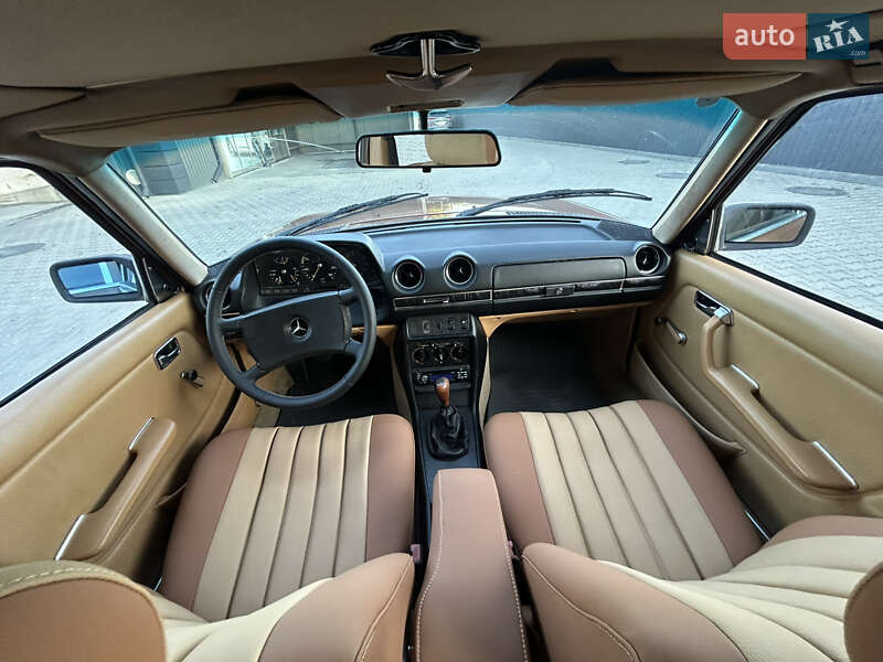 Седан Mercedes-Benz E-Class 1980 в Тернополе