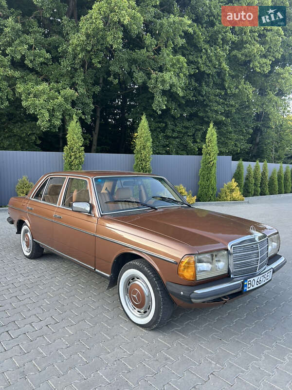 Седан Mercedes-Benz E-Class 1980 в Тернополе