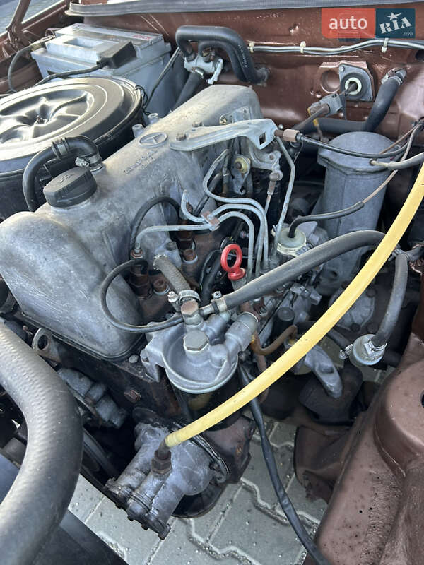 Седан Mercedes-Benz E-Class 1980 в Тернополе