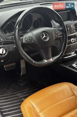 Купе Mercedes-Benz E-Class 2010 в 