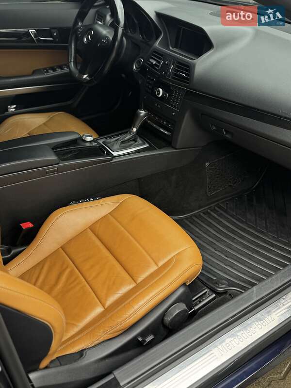 Купе Mercedes-Benz E-Class 2010 в Львове