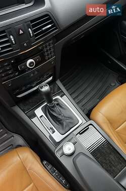Купе Mercedes-Benz E-Class 2010 в 
