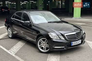 Седан Mercedes-Benz E-Class 2010 в Киеве