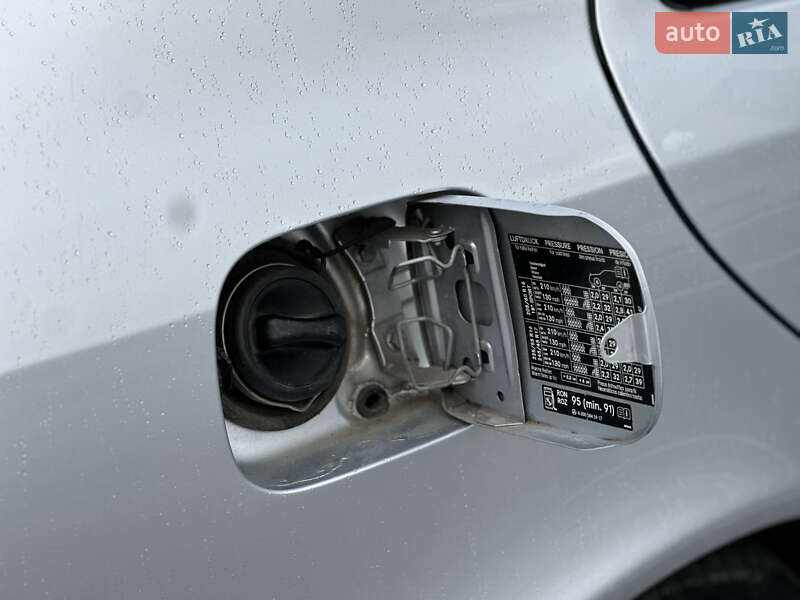 Седан Mercedes-Benz E-Class 2005 в Ровно