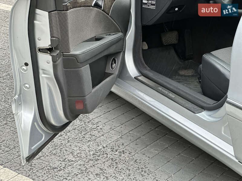 Седан Mercedes-Benz E-Class 2005 в Ровно