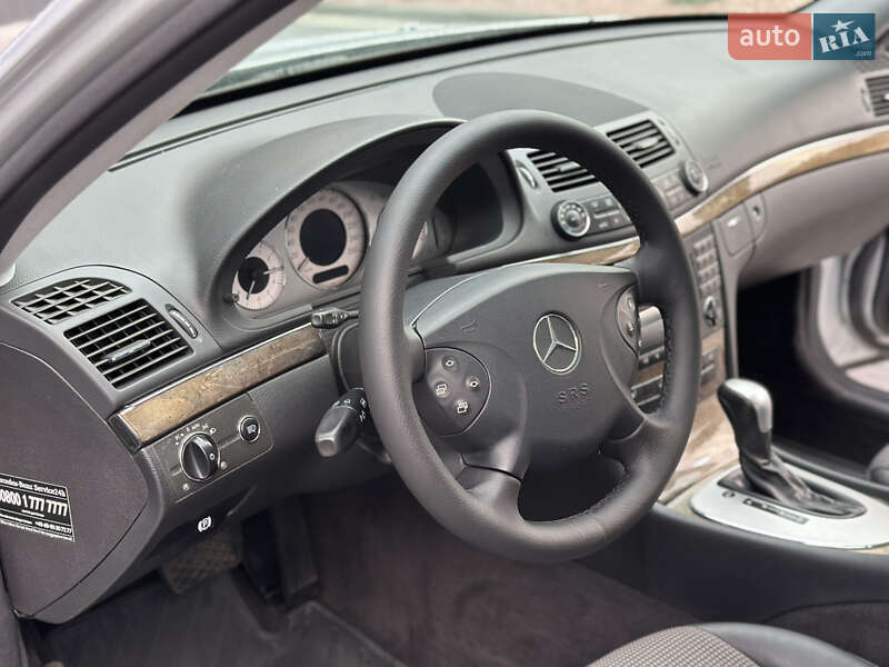 Седан Mercedes-Benz E-Class 2005 в Ровно