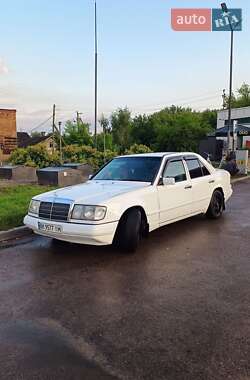 Седан Mercedes-Benz E-Class 1988 в 