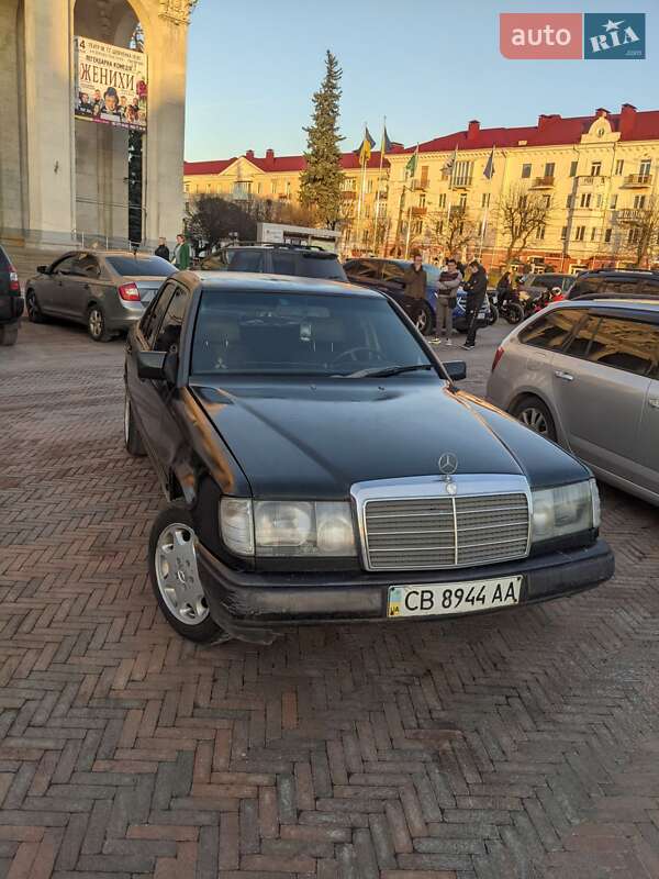 Седан Mercedes-Benz E-Class 1988 в Чернигове