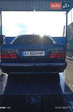 Седан Mercedes-Benz E-Class 2000 в 