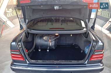 Седан Mercedes-Benz E-Class 2000 в 