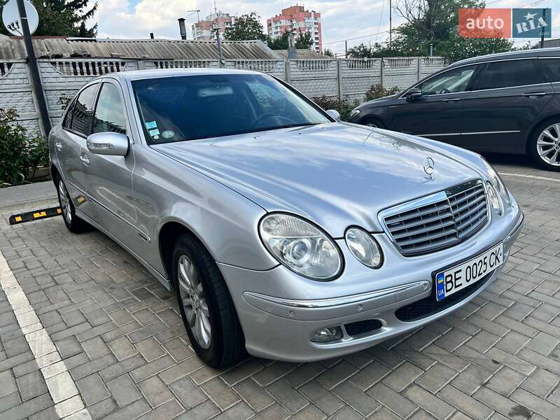 Седан Mercedes-Benz E-Class 2005 в Николаеве