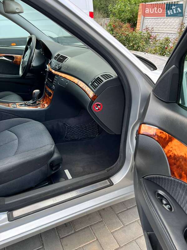 Седан Mercedes-Benz E-Class 2005 в Николаеве