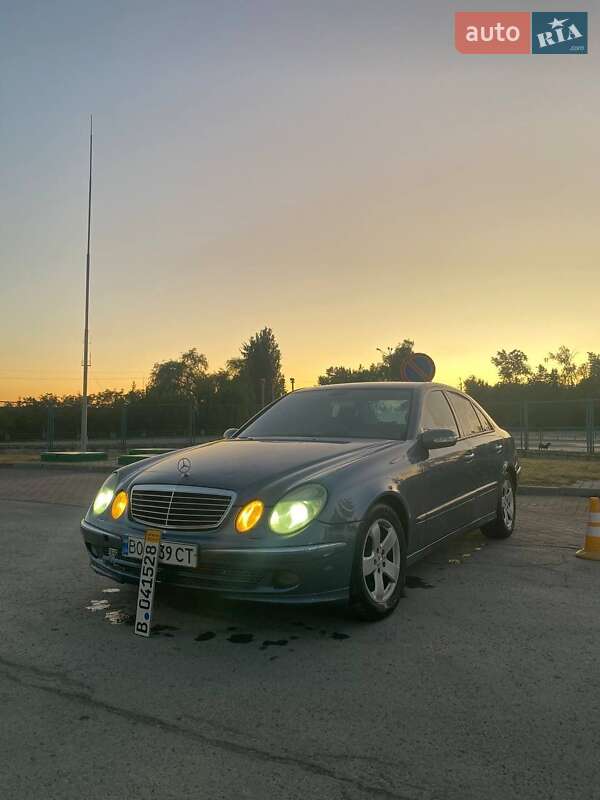 Седан Mercedes-Benz E-Class 2003 в Чернівцях