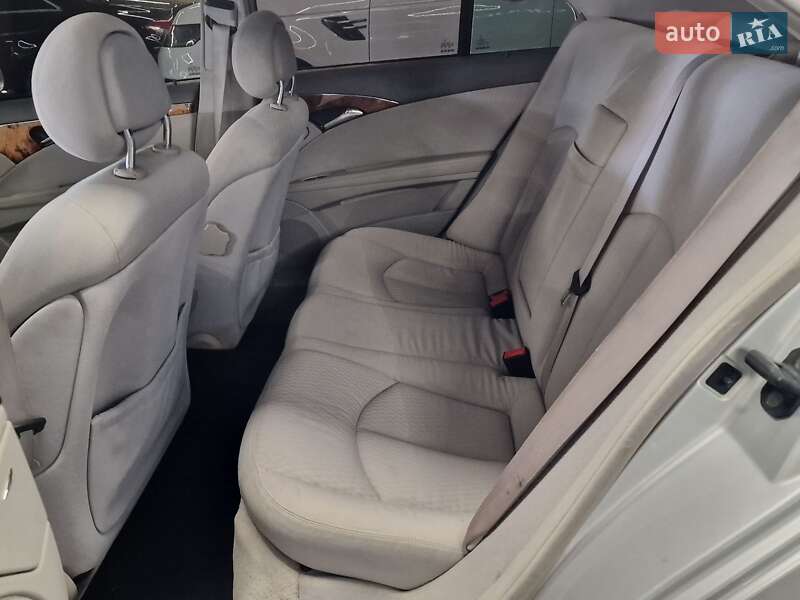 Седан Mercedes-Benz E-Class 2002 в Николаеве