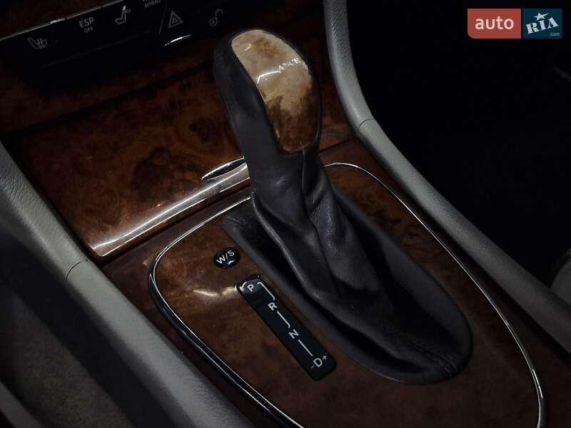 Седан Mercedes-Benz E-Class 2002 в Николаеве