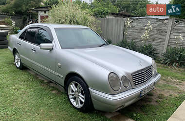 Седан Mercedes-Benz E-Class 1998 в 