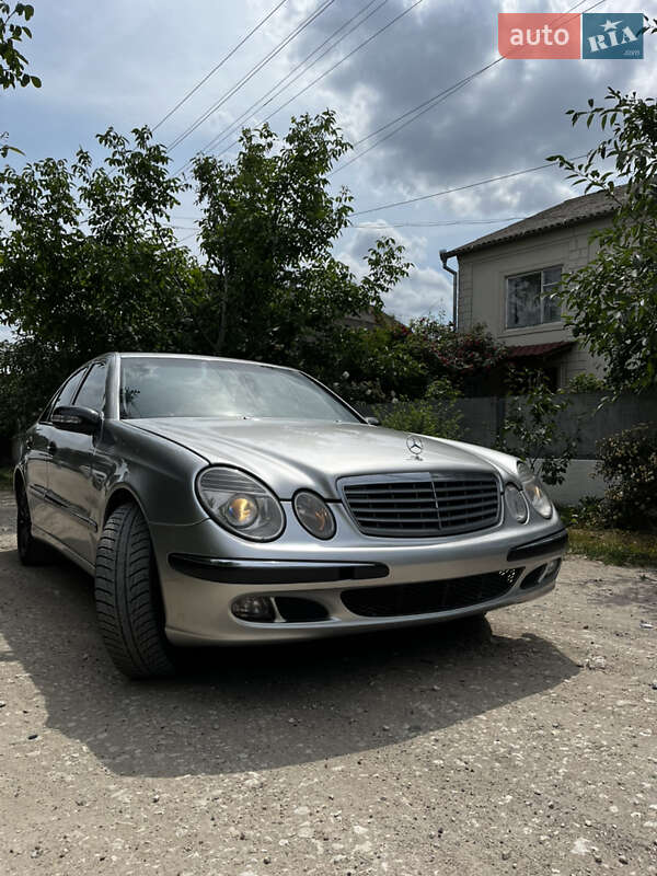 Mercedes-Benz E-Class 2002