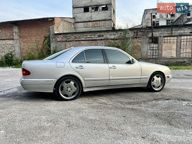 Седан Mercedes-Benz E-Class 2002 в Виннице