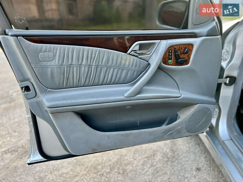 Седан Mercedes-Benz E-Class 2002 в Виннице