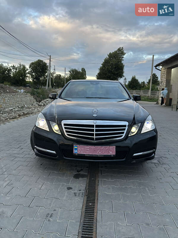 Седан Mercedes-Benz E-Class 2012 в Ямполе