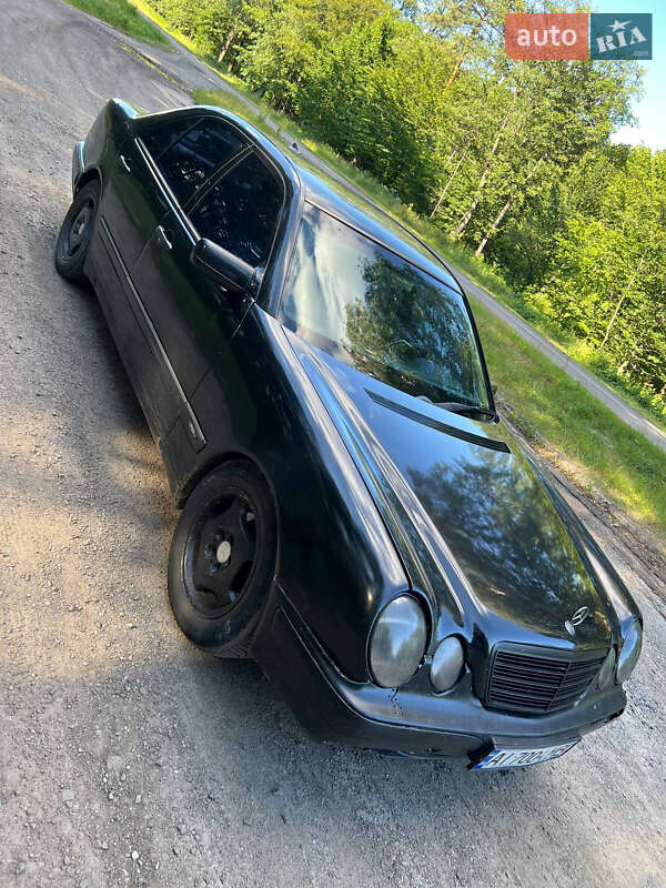 Седан Mercedes-Benz E-Class 1999 в Маневичах