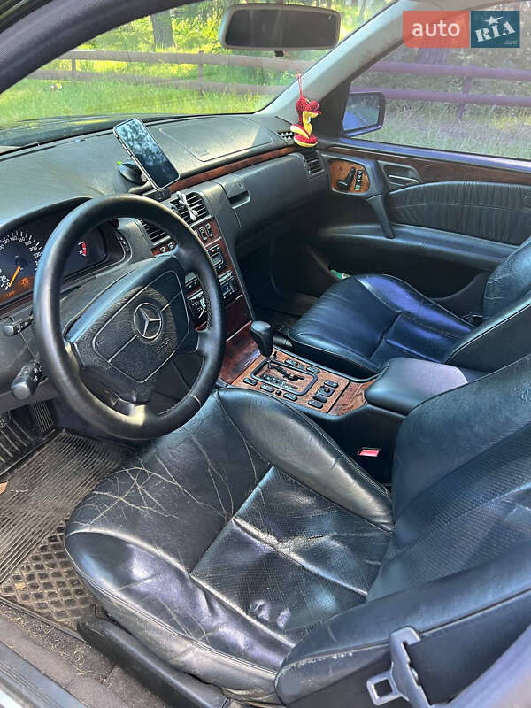 Седан Mercedes-Benz E-Class 1999 в Маневичах
