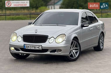 Седан Mercedes-Benz E-Class 2004 в Звягелі
