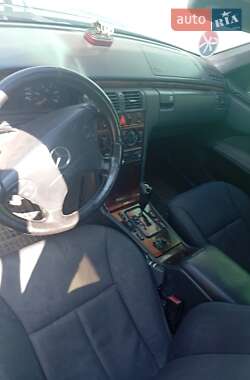 Седан Mercedes-Benz E-Class 2001 в 