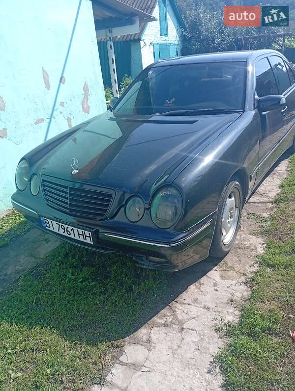Седан Mercedes-Benz E-Class 2001 в 
